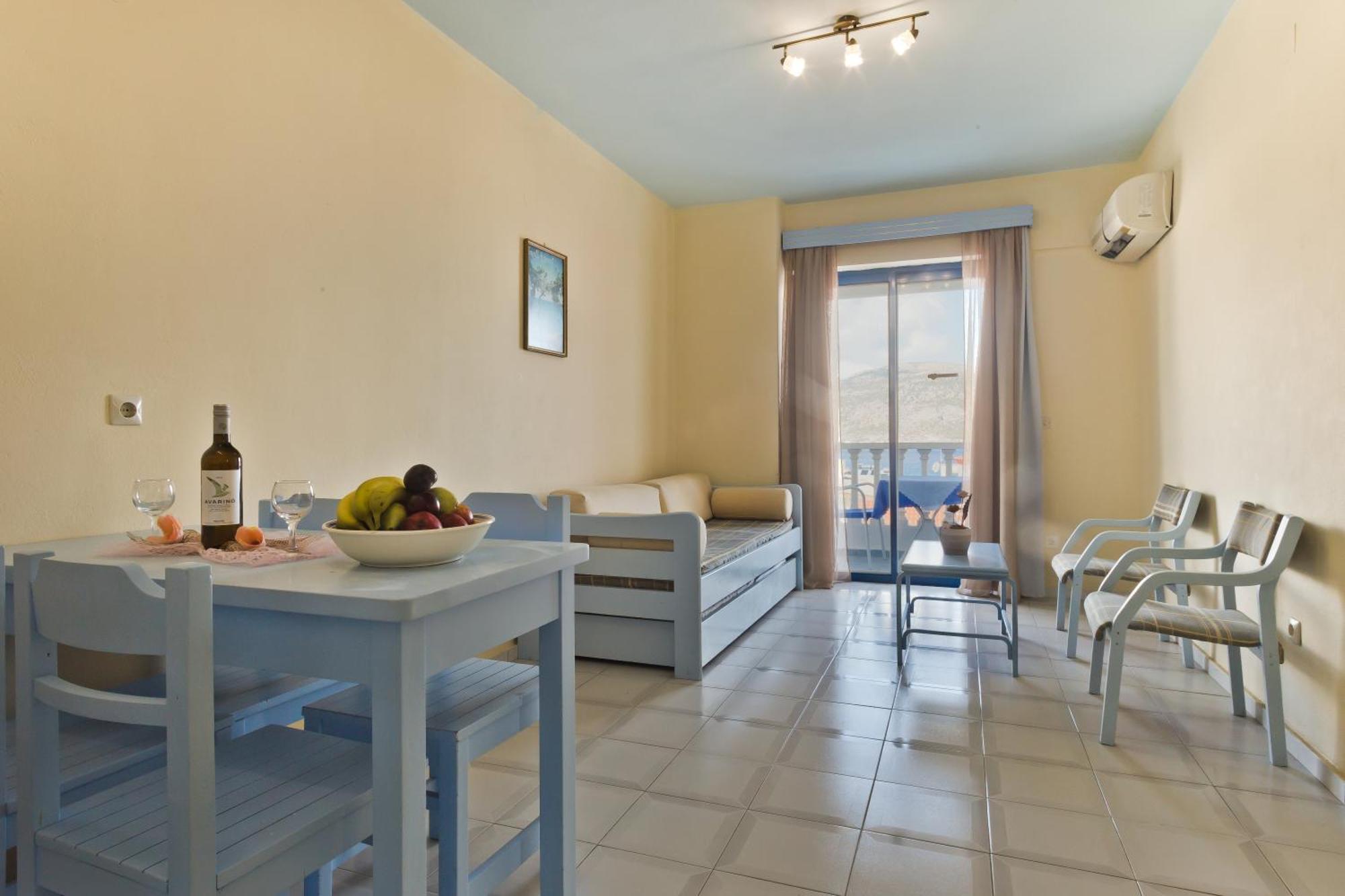 Regina Studios & Hotel Карпатос Екстериор снимка
