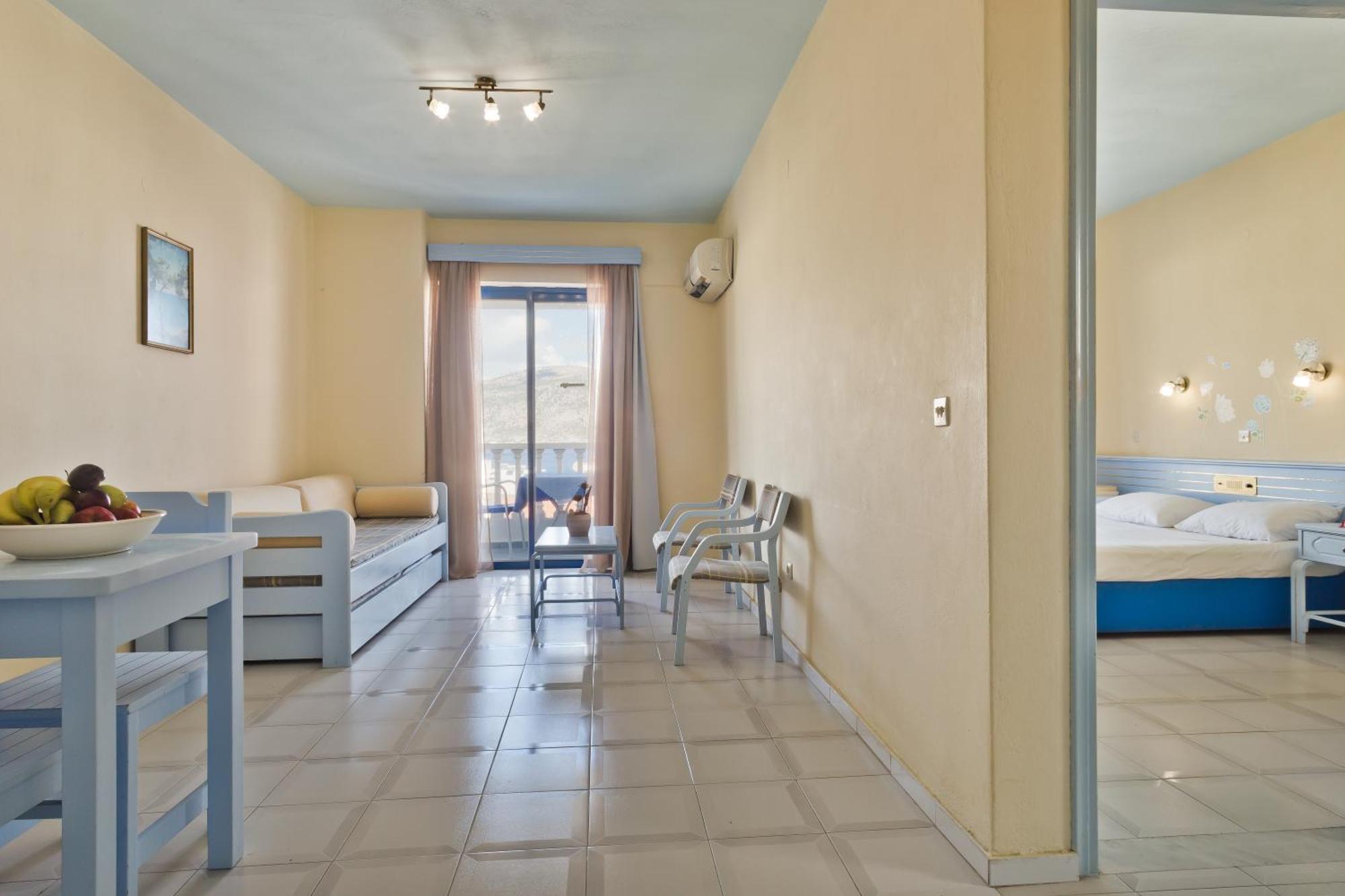 Regina Studios & Hotel Карпатос Екстериор снимка