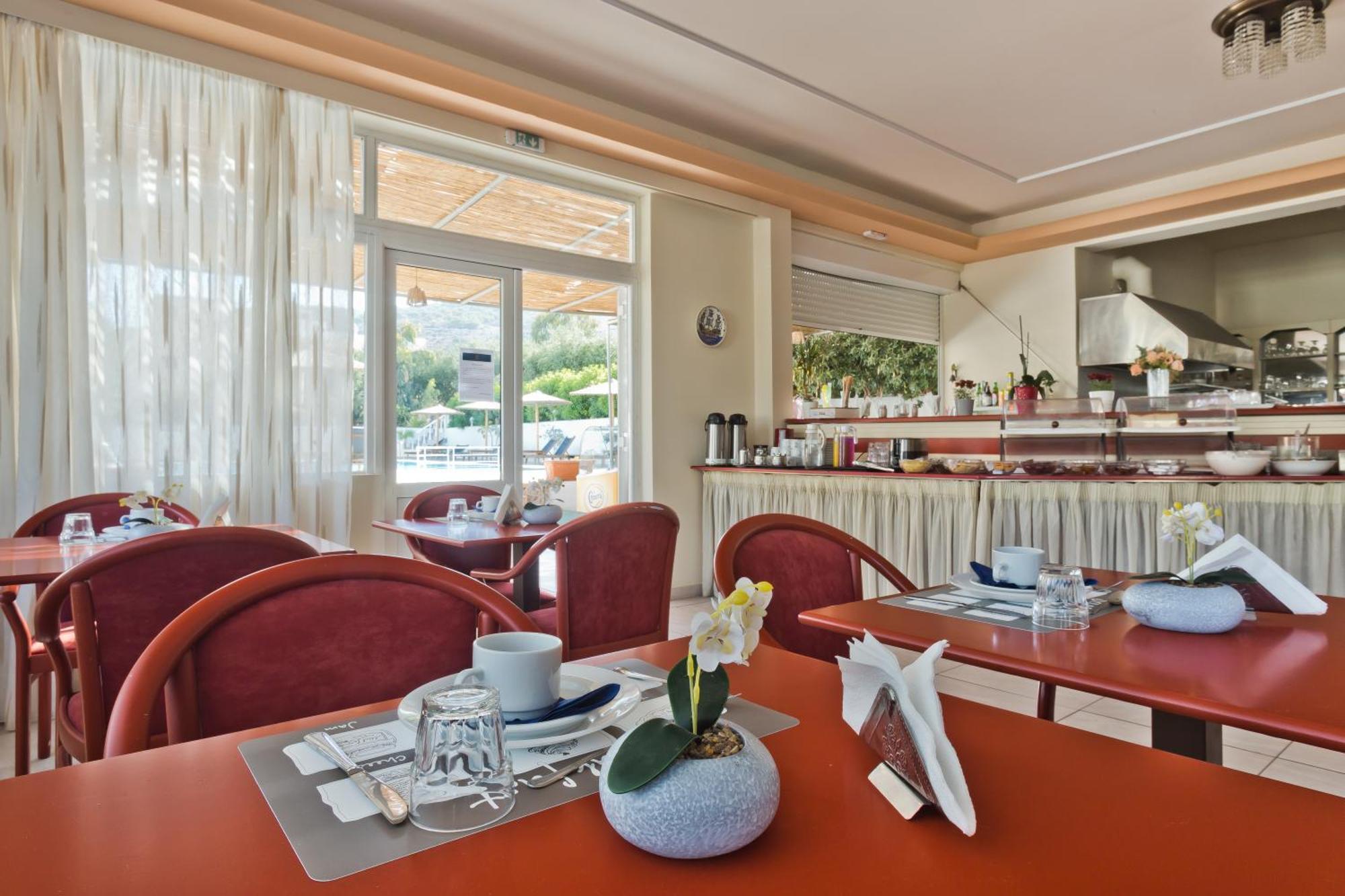 Regina Studios & Hotel Карпатос Екстериор снимка