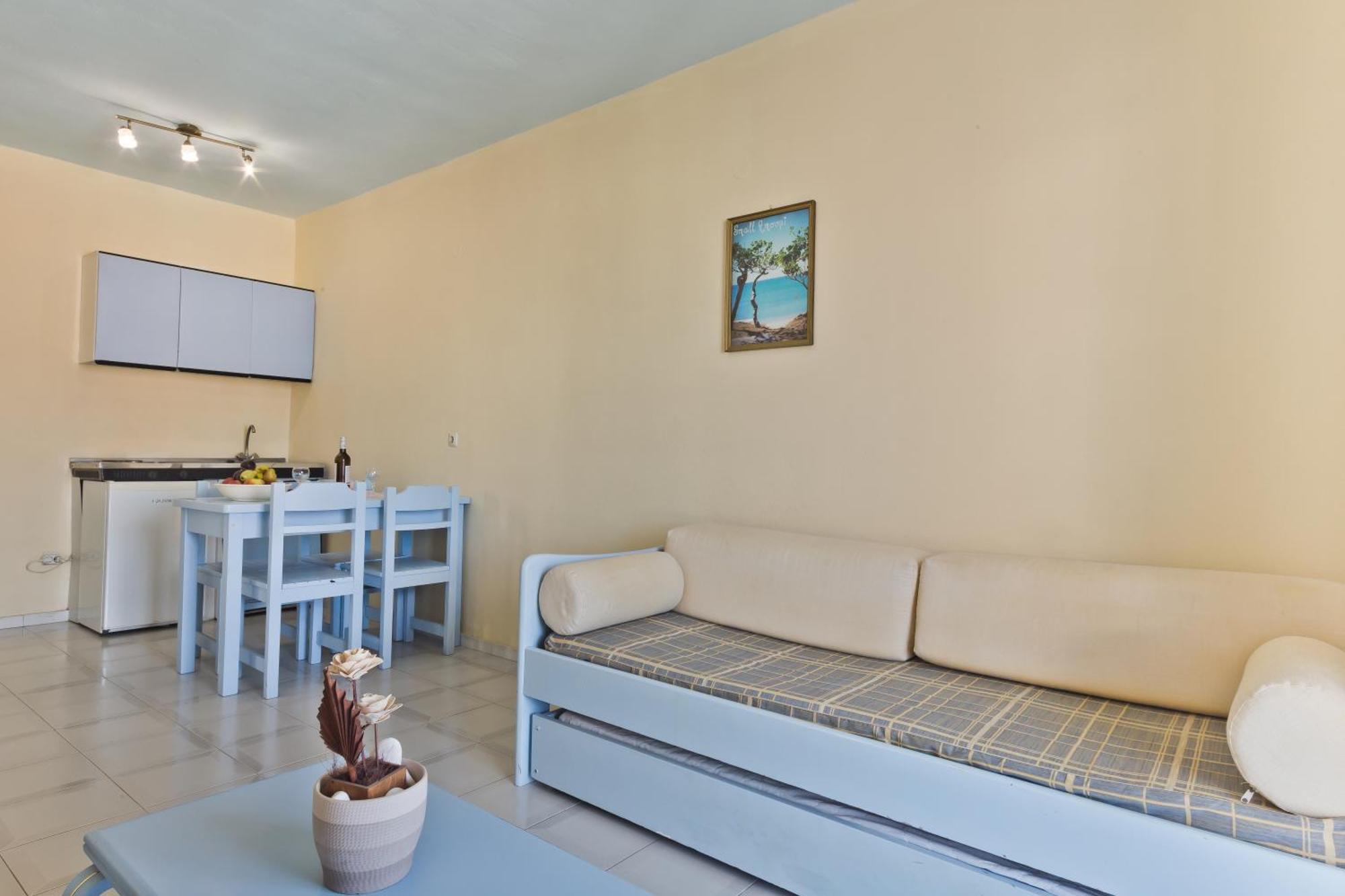 Regina Studios & Hotel Карпатос Екстериор снимка