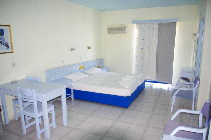 Regina Studios & Hotel Карпатос Екстериор снимка