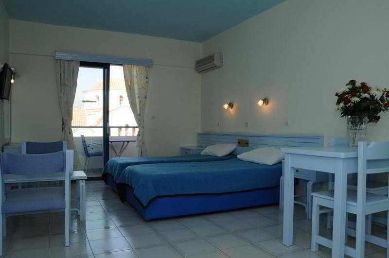 Regina Studios & Hotel Карпатос Екстериор снимка